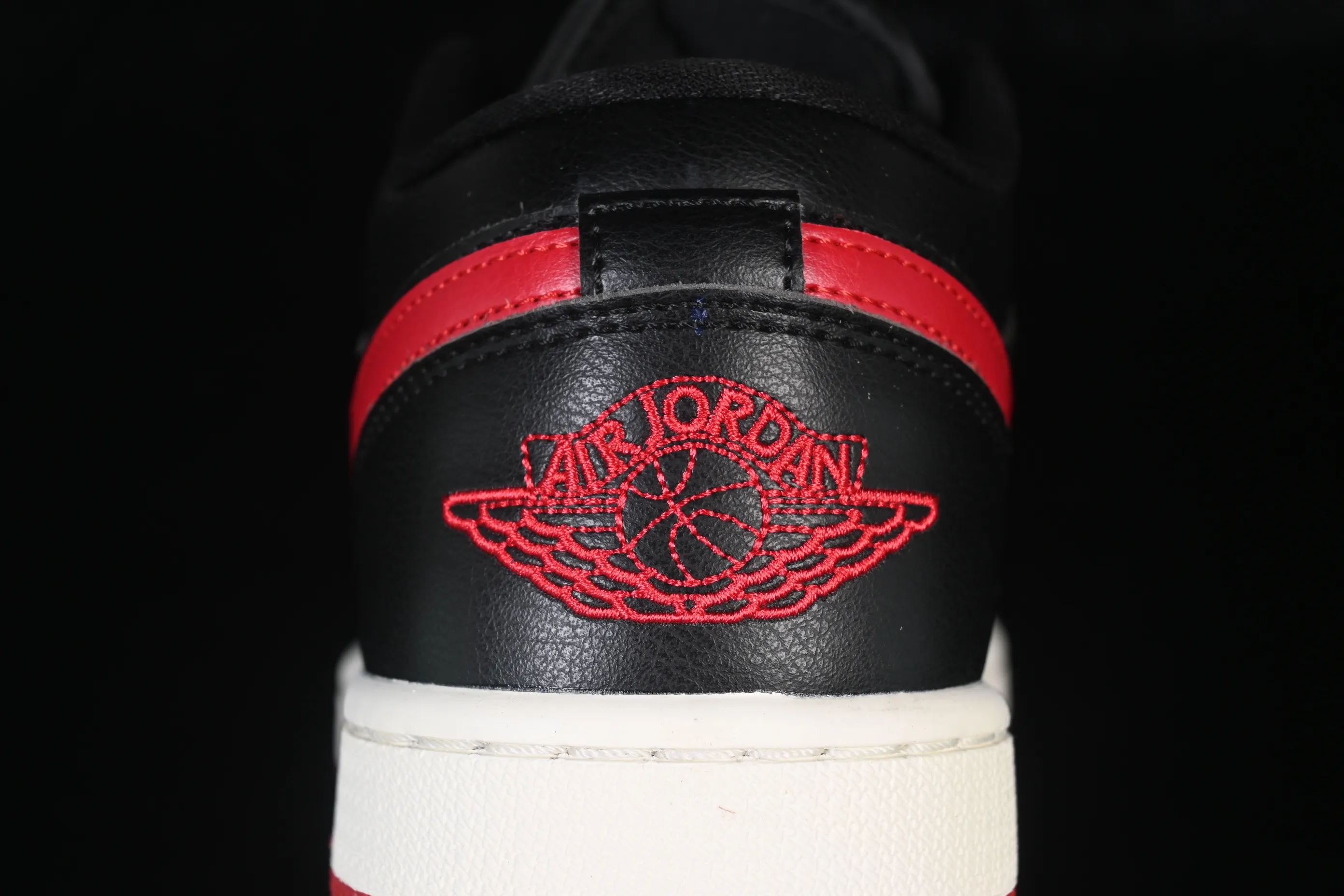 All categories Air Jordan Jordan series basketball shoes Air Jordan 1 Low Air Jordan 1 Low "Black And Red" AJ1 Joe 1 black and red low-top basketball shoes DC0774-061